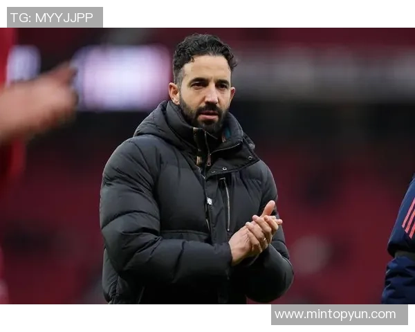 曝阿莫林含泪砸电视降服曼联更衣室！弗爵点名称誉拉门斯，等待复兴